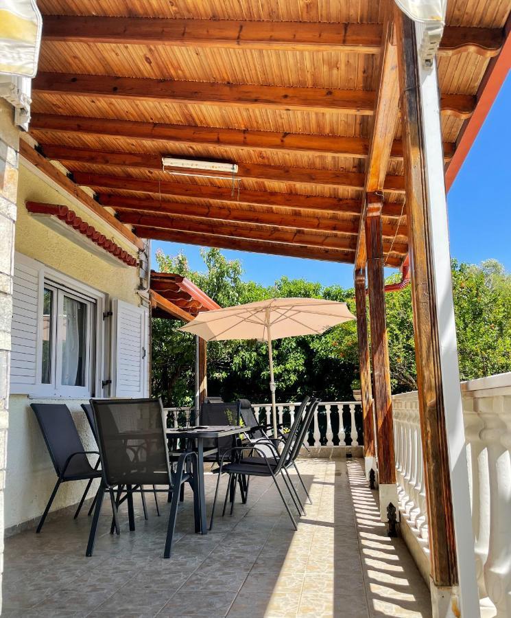 Casa Lia-Beach Front Villa Nea Kallikrateia Εξωτερικό φωτογραφία