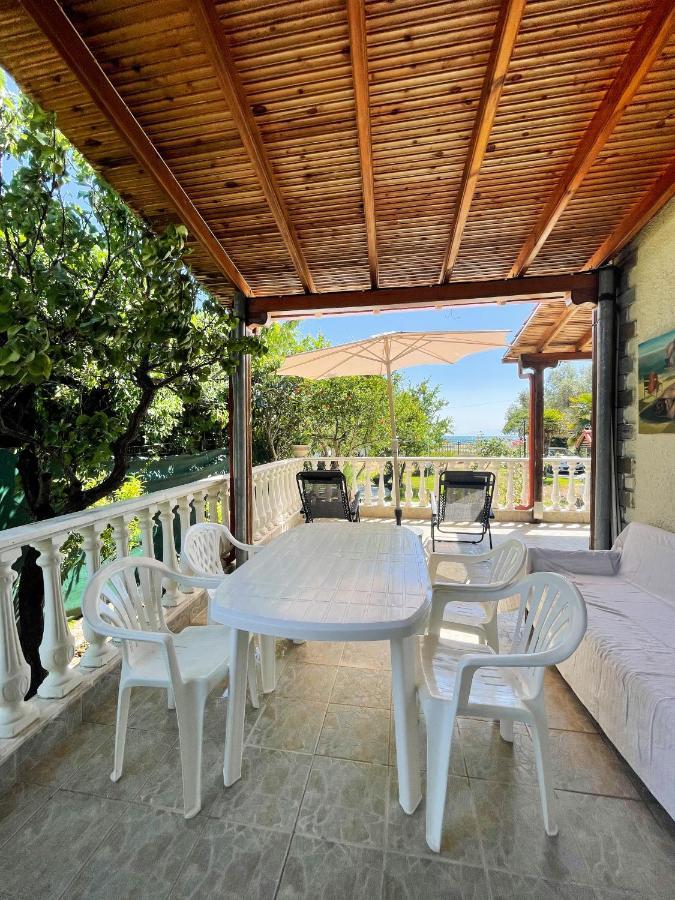 Casa Lia-Beach Front Villa Nea Kallikrateia Εξωτερικό φωτογραφία