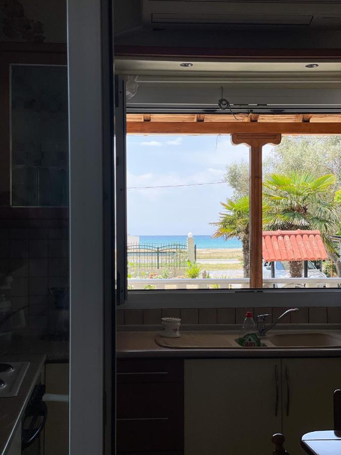 Casa Lia-Beach Front Villa Nea Kallikrateia Εξωτερικό φωτογραφία