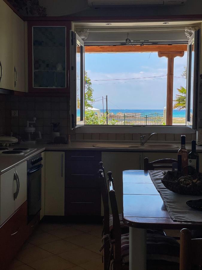 Casa Lia-Beach Front Villa Nea Kallikrateia Εξωτερικό φωτογραφία