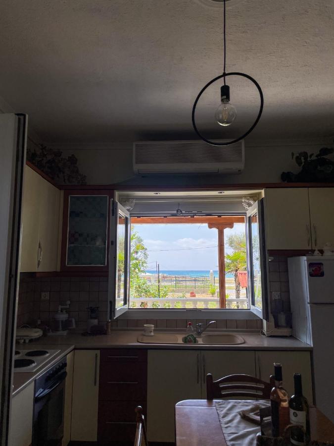 Casa Lia-Beach Front Villa Nea Kallikrateia Εξωτερικό φωτογραφία