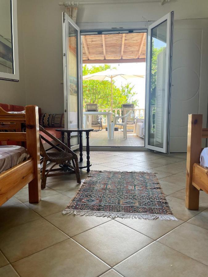 Casa Lia-Beach Front Villa Nea Kallikrateia Εξωτερικό φωτογραφία