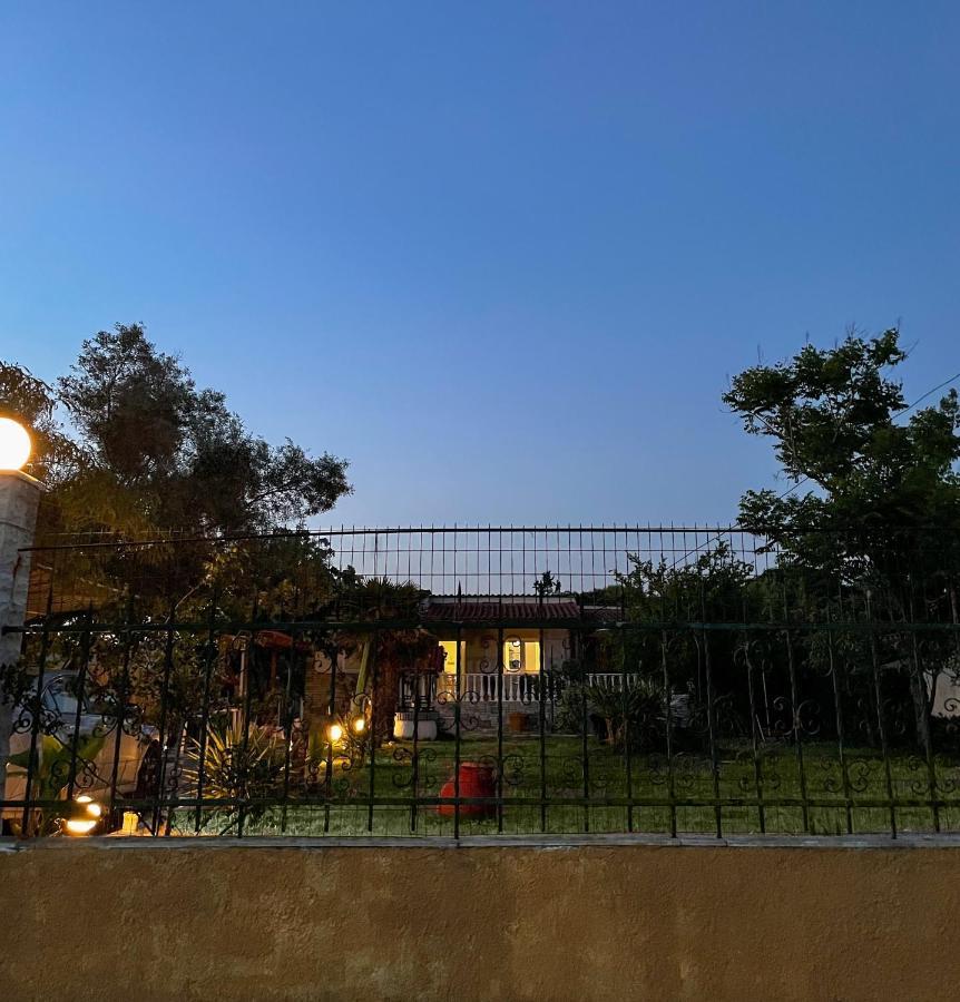 Casa Lia-Beach Front Villa Nea Kallikrateia Εξωτερικό φωτογραφία